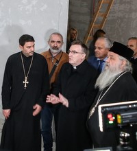 Kardinal Bozanić posjetio prostore budućeg hrama i pastoralnog centra makedonske pravoslavne crkvene općine u Zagrebu